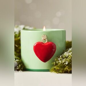 HEART CHARM FRESH MISTLETOE & MOSS CERAMIC CANDLE Mistletoe & Moss